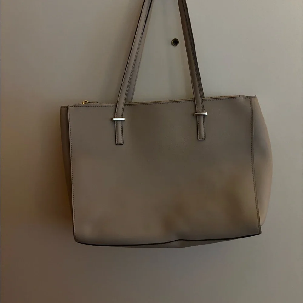 Kate Spade purse. This is a purse that can be rehabbed. - Picture 2 of 16